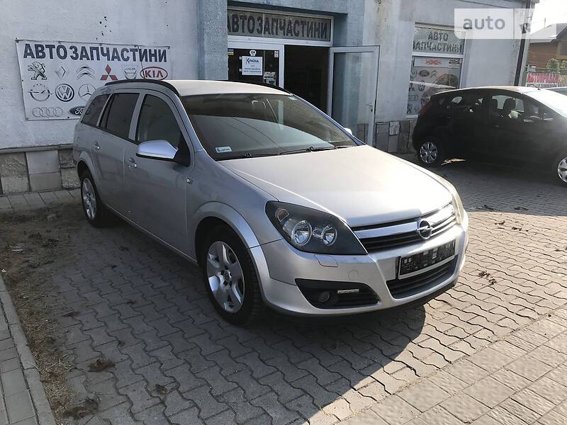 Универсал Opel Astra 2006 в Хусте