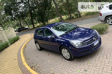 Хэтчбек Opel Astra 2005 в 