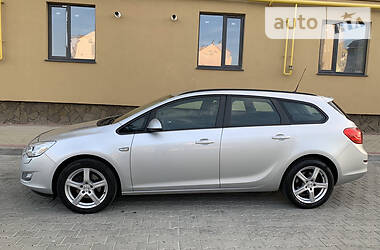 Универсал Opel Astra 2012 в Луцке