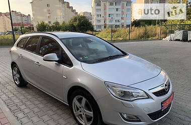 Универсал Opel Astra 2012 в Луцке