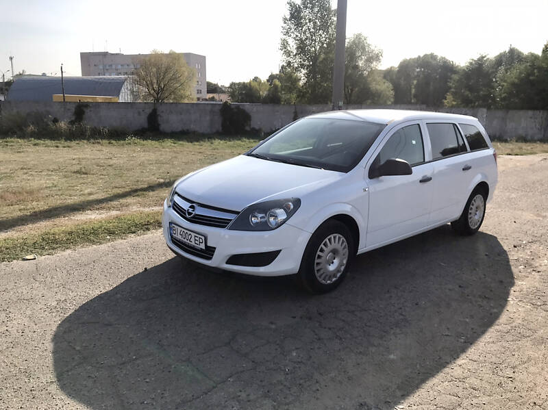 Универсал Opel Astra 2009 в Полтаве