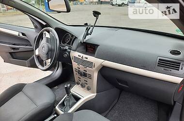 Универсал Opel Astra 2008 в Полтаве