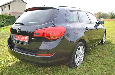 Универсал Opel Astra 2012 в Черновцах