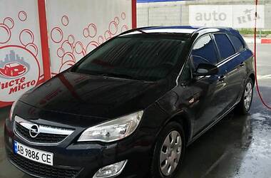 Універсал Opel Astra 2012 в Вінниці