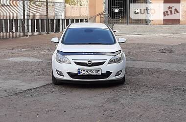 Универсал Opel Astra 2012 в Кривом Роге