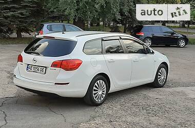 Універсал Opel Astra 2012 в Кривому Розі