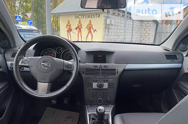 Универсал Opel Astra 2006 в Житомире