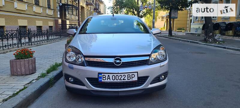 Кабриолет Opel Astra 2008 в Киеве