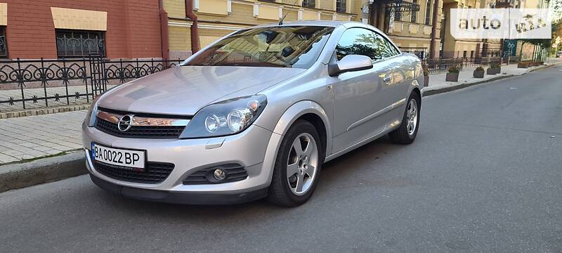 Кабриолет Opel Astra 2008 в Киеве