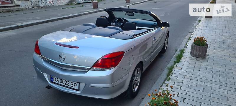 Кабриолет Opel Astra 2008 в Киеве