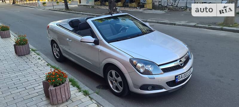 Кабриолет Opel Astra 2008 в Киеве