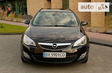 Универсал Opel Astra 2011 в 