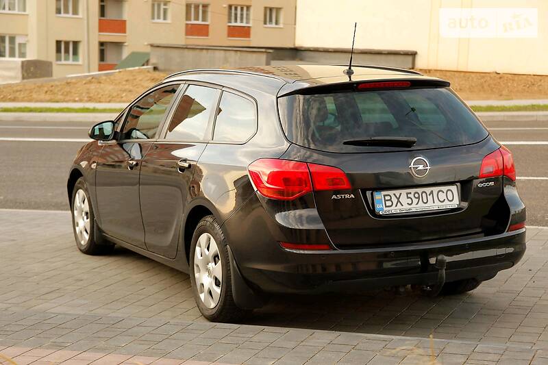 Універсал Opel Astra 2011 в Хмельницькому