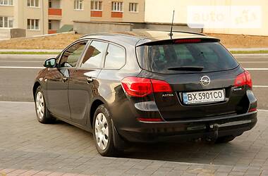 Универсал Opel Astra 2011 в 
