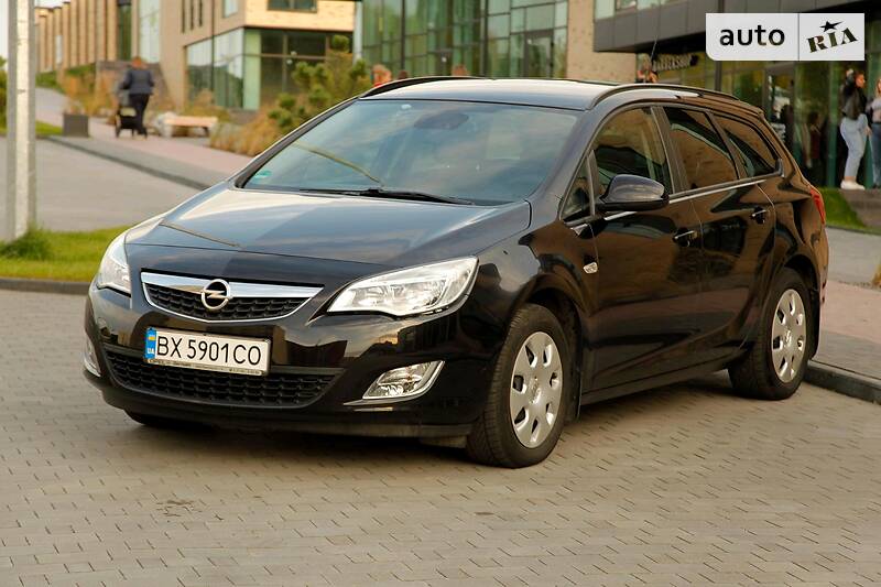 Універсал Opel Astra 2011 в Хмельницькому