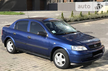 Седан Opel Astra 2008 в Ивано-Франковске