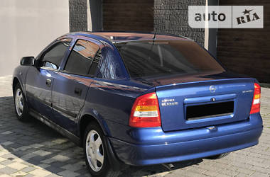 Седан Opel Astra 2008 в Ивано-Франковске