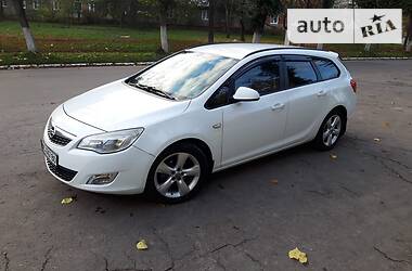 Универсал Opel Astra 2012 в Нововолынске