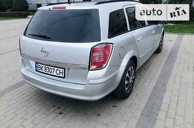 Универсал Opel Astra 2007 в Сарнах