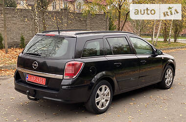 Универсал Opel Astra 2006 в Ровно