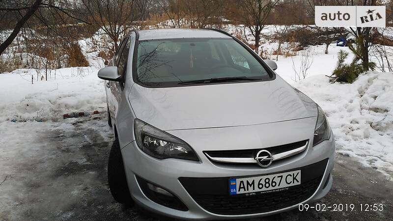 Універсал Opel Astra 2014 в Сумах