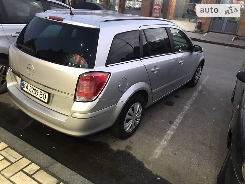 Универсал Opel Astra 2004 в Киеве