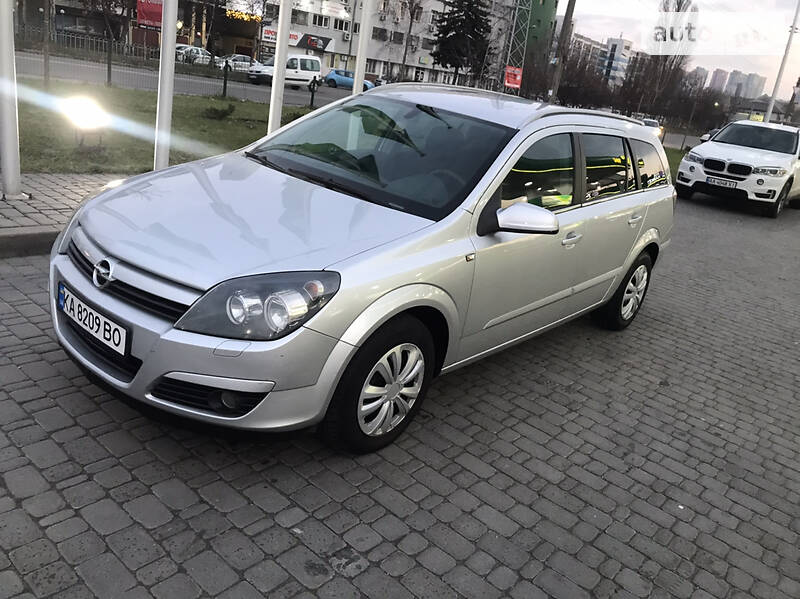 Универсал Opel Astra 2004 в Киеве