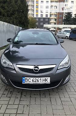 Универсал Opel Astra 2011 в Ивано-Франковске