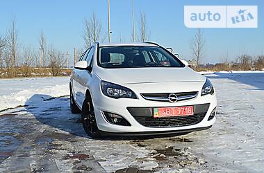 Универсал Opel Astra 2013 в Нововолынске