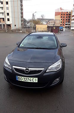 Универсал Opel Astra 2012 в Тернополе
