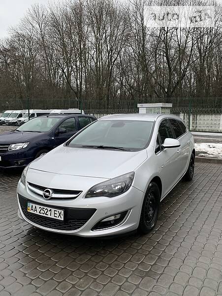 Универсал Opel Astra 2014 в Киеве