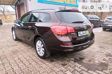 Универсал Opel Astra 2012 в Стрые