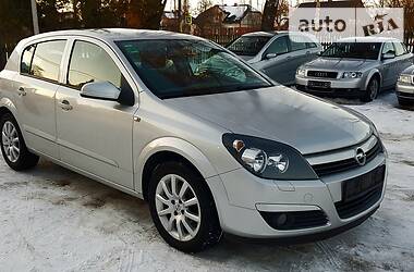 Хэтчбек Opel Astra 2006 в Городке