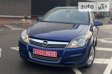 Универсал Opel Astra 2010 в Луцке