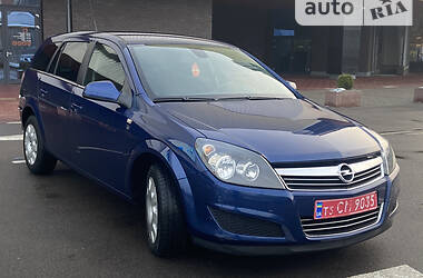 Универсал Opel Astra 2010 в Луцке