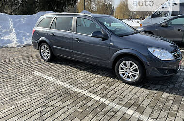 Универсал Opel Astra 2009 в Луцке