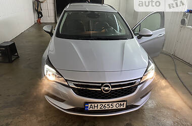 Універсал Opel Astra 2016 в Хусті