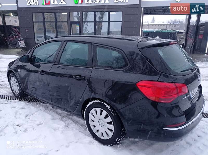 Универсал Opel Astra 2013 в Тернополе