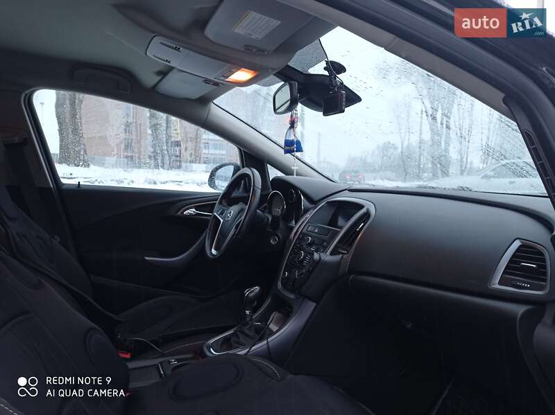 Универсал Opel Astra 2013 в Тернополе