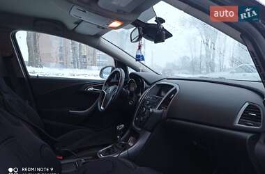 Универсал Opel Astra 2013 в 