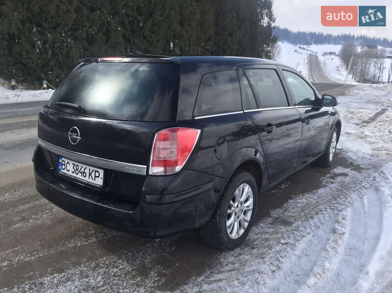 Універсал Opel Astra 2010 в Турці