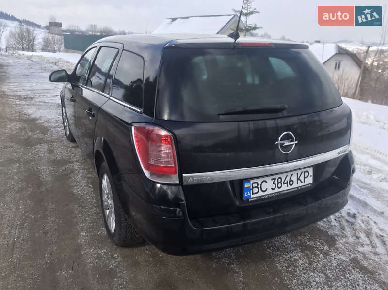 Універсал Opel Astra 2010 в Турці