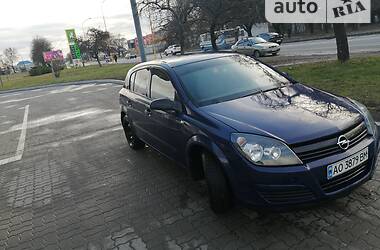 Хэтчбек Opel Astra 2006 в Ужгороде