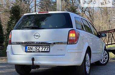 Универсал Opel Astra 2008 в Дрогобыче