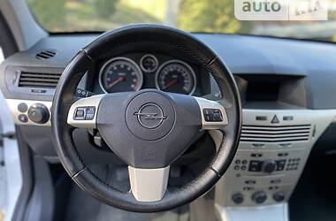 Универсал Opel Astra 2008 в Дрогобыче