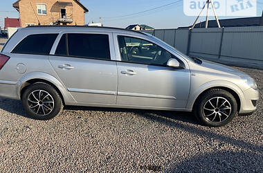 Універсал Opel Astra 2008 в Луцьку