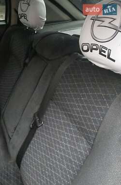 Хэтчбек Opel Astra 1999 в 