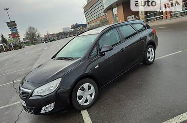 Универсал Opel Astra 2012 в Киеве