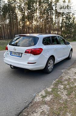 Универсал Opel Astra 2011 в Бородянке