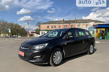 Универсал Opel Astra 2013 в Нововолынске
